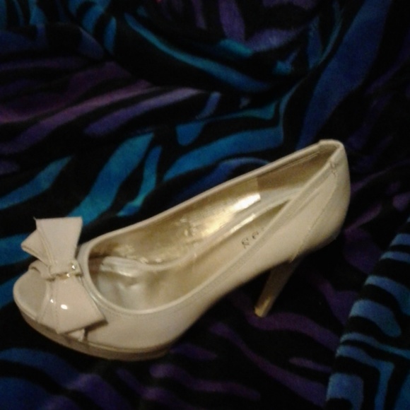 High heel - Picture 1 of 1